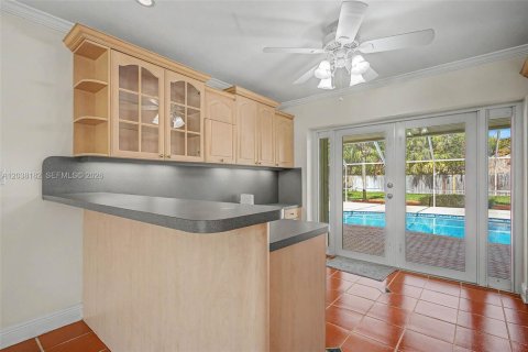 House in Palmetto Bay, Florida 4 bedrooms, 261.8 sq.m. № 2244027 - photo 6
