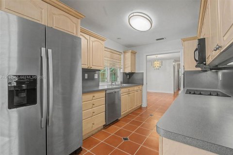 House in Palmetto Bay, Florida 4 bedrooms, 261.8 sq.m. № 2244027 - photo 5