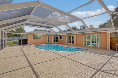 House in Palmetto Bay, Florida 4 bedrooms, 261.8 sq.m. № 2244027 - photo 22