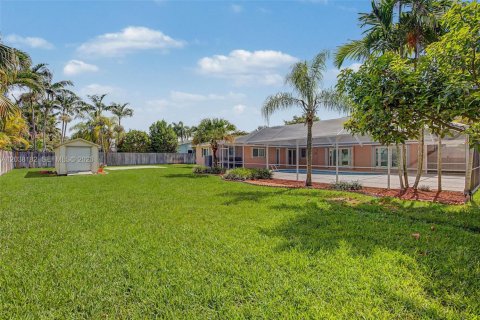 House in Palmetto Bay, Florida 4 bedrooms, 261.8 sq.m. № 2244027 - photo 25