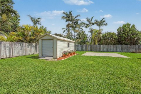 House in Palmetto Bay, Florida 4 bedrooms, 261.8 sq.m. № 2244027 - photo 26
