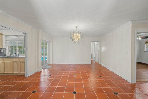 House in Palmetto Bay, Florida 4 bedrooms, 261.8 sq.m. № 2244027 - photo 7