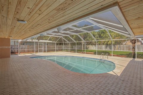 House in Palmetto Bay, Florida 4 bedrooms, 261.8 sq.m. № 2244027 - photo 20