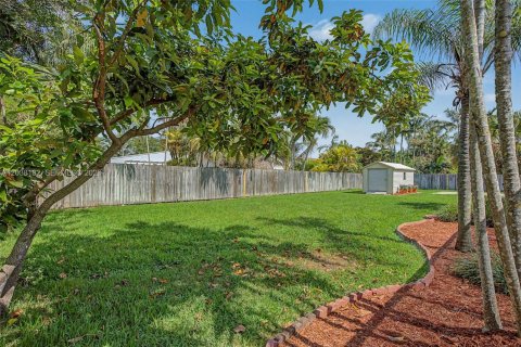 House in Palmetto Bay, Florida 4 bedrooms, 261.8 sq.m. № 2244027 - photo 24