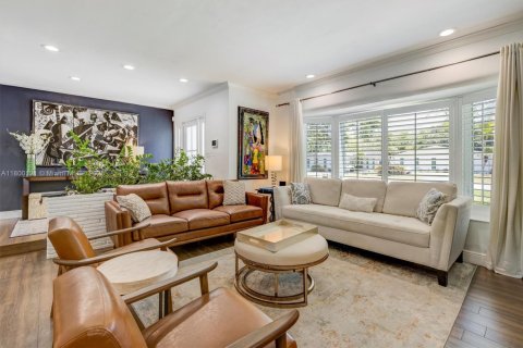 House in Palmetto Bay, Florida 4 bedrooms, 198.07 sq.m. № 1728680 - photo 7