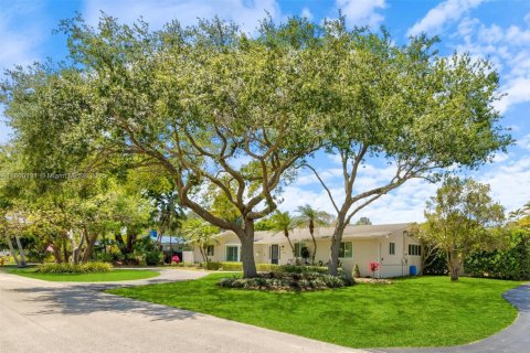 House in Palmetto Bay, Florida 4 bedrooms, 198.07 sq.m. № 1728680 - photo 3