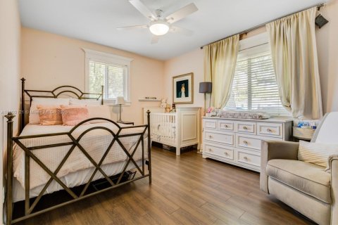 House in Palmetto Bay, Florida 4 bedrooms, 198.07 sq.m. № 1728680 - photo 18