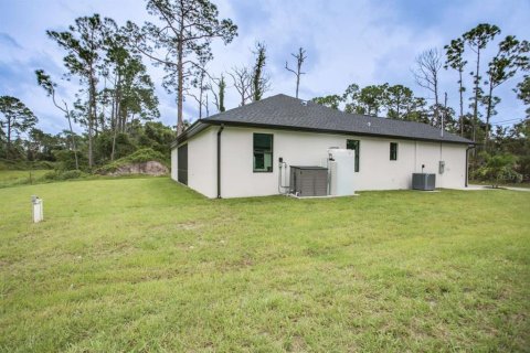 Villa ou maison à vendre à North Port, Floride: 3 chambres, 174.19 m2 № 2406634 - photo 5