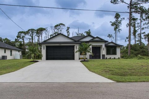 Villa ou maison à North Port, Floride 3 chambres, 174.19 m2 № 2406634