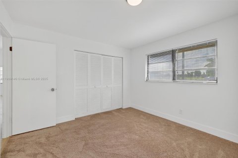 Снять в аренду виллу или дом в Дания-Бич, Флорида 3 спальни, 224.45м2, № 1966529 - фото 25