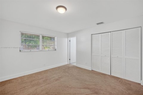 Снять в аренду виллу или дом в Дания-Бич, Флорида 3 спальни, 224.45м2, № 1966529 - фото 15