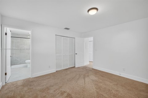 Снять в аренду виллу или дом в Дания-Бич, Флорида 3 спальни, 224.45м2, № 1966529 - фото 14