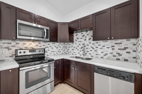 Снять в аренду виллу или дом в Дания-Бич, Флорида 3 спальни, 224.45м2, № 1966529 - фото 10