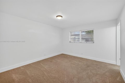 Снять в аренду виллу или дом в Дания-Бич, Флорида 3 спальни, 224.45м2, № 1966529 - фото 12