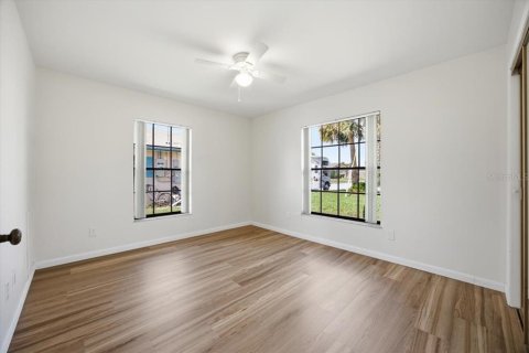 House in Winter Haven, Florida 4 bedrooms, 214.79 sq.m. № 2230958 - photo 30