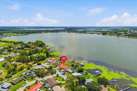 House in Winter Haven, Florida 4 bedrooms, 214.79 sq.m. № 2230958 - photo 3