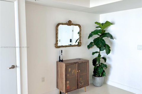 Condominio en alquiler en Miami, Florida, 2 dormitorios, 100.98 m2 № 1978523 - foto 14