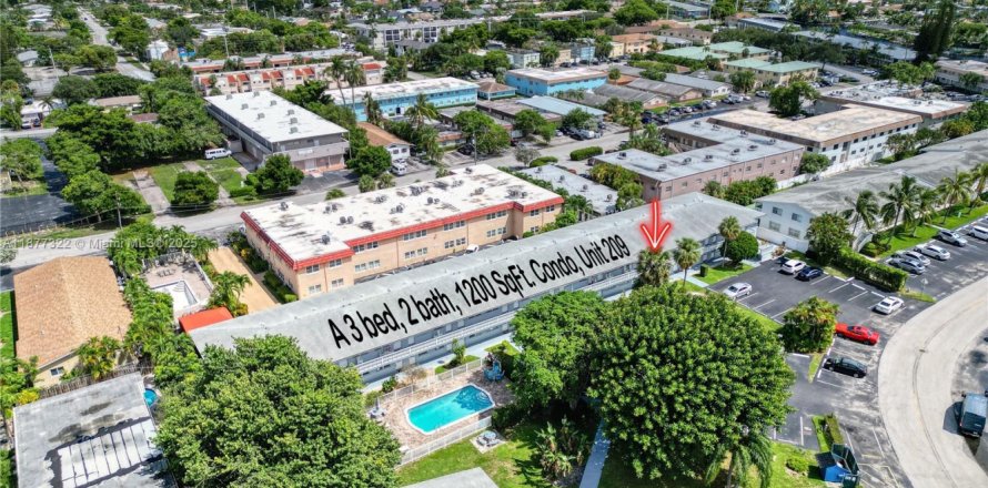 Condominio en Pompano Beach, Florida, 3 dormitorios № 1927887