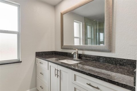 House in Port Charlotte, Florida 3 bedrooms, 182.65 sq.m. № 1635145 - photo 22
