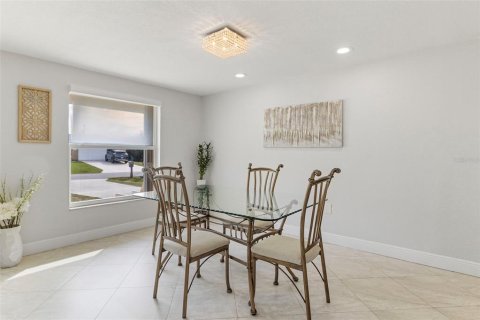 House in Port Charlotte, Florida 3 bedrooms, 182.65 sq.m. № 1635145 - photo 30