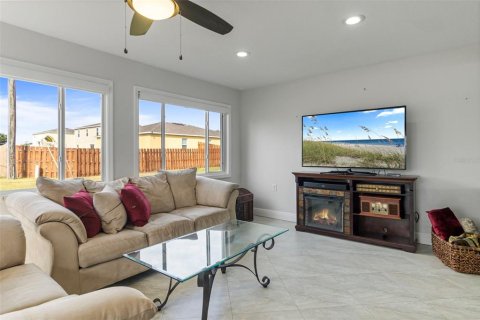 House in Port Charlotte, Florida 3 bedrooms, 182.65 sq.m. № 1635145 - photo 15