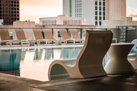 Снять в аренду квартиру в Форт-Лодердейл, Флорида 1 спальня, 97.73м2, № 1992378 - фото 4