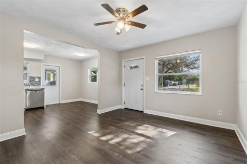Casa en venta en Tampa, Florida, 3 dormitorios, 84.73 m2 № 2215632 - foto 15