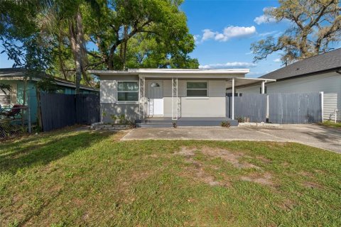 Casa en venta en Tampa, Florida, 3 dormitorios, 84.73 m2 № 2215632 - foto 2