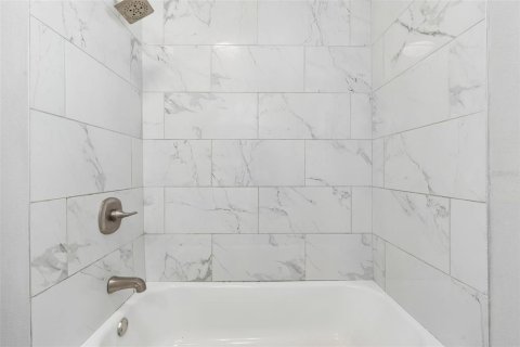 Casa en venta en Tampa, Florida, 3 dormitorios, 84.73 m2 № 2215632 - foto 30