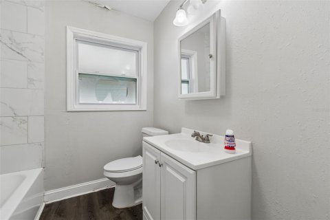 Casa en venta en Tampa, Florida, 3 dormitorios, 84.73 m2 № 2215632 - foto 29