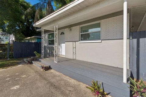 Casa en venta en Tampa, Florida, 3 dormitorios, 84.73 m2 № 2215632 - foto 9
