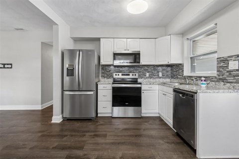 Casa en venta en Tampa, Florida, 3 dormitorios, 84.73 m2 № 2215632 - foto 22