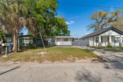 Casa en venta en Tampa, Florida, 3 dormitorios, 84.73 m2 № 2215632 - foto 4
