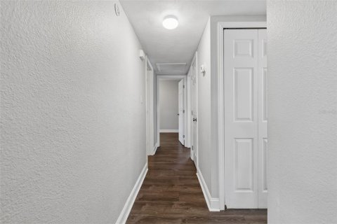 Casa en venta en Tampa, Florida, 3 dormitorios, 84.73 m2 № 2215632 - foto 27