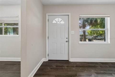 Casa en venta en Tampa, Florida, 3 dormitorios, 84.73 m2 № 2215632 - foto 12