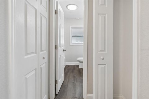 Casa en venta en Tampa, Florida, 3 dormitorios, 84.73 m2 № 2215632 - foto 28