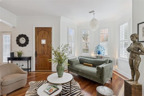 Townhouse in Tampa, Florida 3 bedrooms, 270.25 sq.m. № 2209547 - photo 8