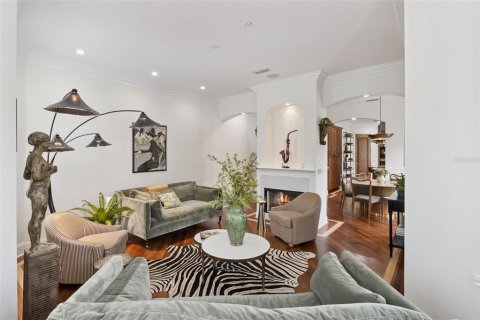 Townhouse in Tampa, Florida 3 bedrooms, 270.25 sq.m. № 2209547 - photo 6