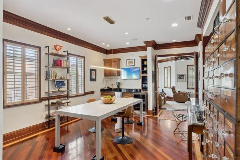 Townhouse in Tampa, Florida 3 bedrooms, 270.25 sq.m. № 2209547 - photo 12