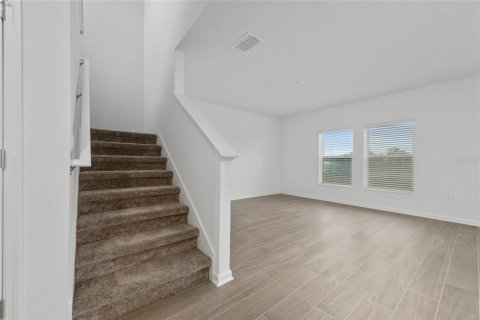 Casa en alquiler en Davenport, Florida, 4 dormitorios, 187.2 m2 № 1919624 - foto 9