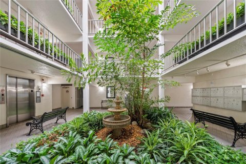Copropriété à vendre à Tampa, Floride: 2 chambres, 86.96 m2 № 1912509 - photo 19