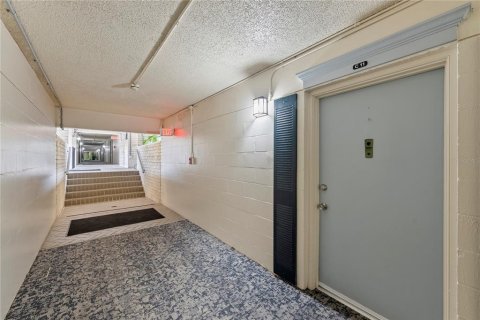 Copropriété à vendre à Tampa, Floride: 2 chambres, 86.96 m2 № 1912509 - photo 7