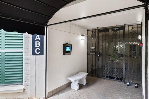 Copropriété à vendre à Tampa, Floride: 2 chambres, 86.96 m2 № 1912509 - photo 5