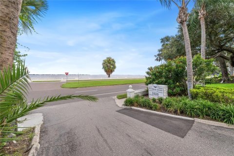Copropriété à vendre à Tampa, Floride: 2 chambres, 86.96 m2 № 1912509 - photo 3