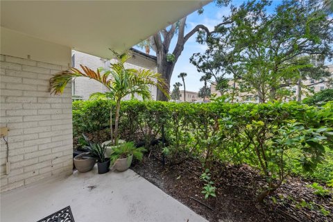 Copropriété à vendre à Tampa, Floride: 2 chambres, 86.96 m2 № 1912509 - photo 16
