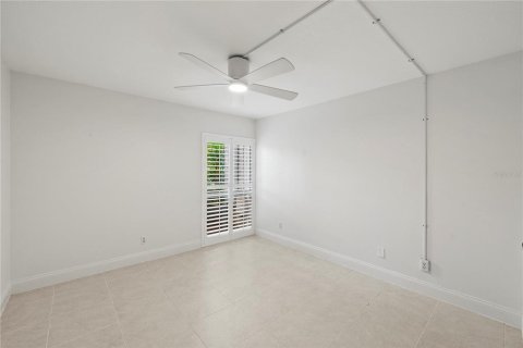 Copropriété à vendre à Tampa, Floride: 2 chambres, 86.96 m2 № 1912509 - photo 12
