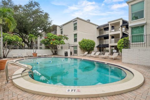 Copropriété à vendre à Tampa, Floride: 2 chambres, 86.96 m2 № 1912509 - photo 17