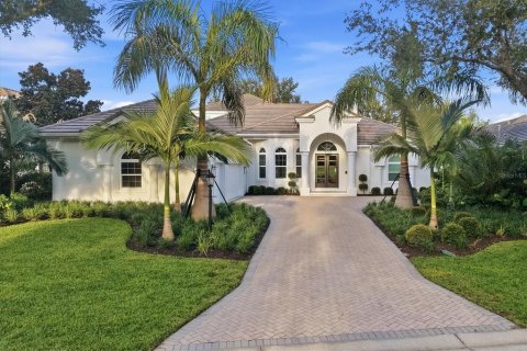 House in Lakewood Ranch, Florida 4 bedrooms, 400.41 sq.m. № 2347553 - photo 14