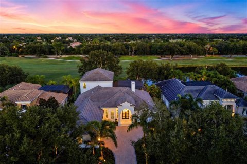 House in Lakewood Ranch, Florida 4 bedrooms, 400.41 sq.m. № 2347553 - photo 2