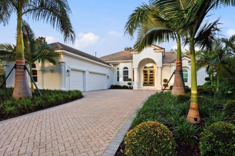 House in Lakewood Ranch, Florida 4 bedrooms, 400.41 sq.m. № 2347553 - photo 15